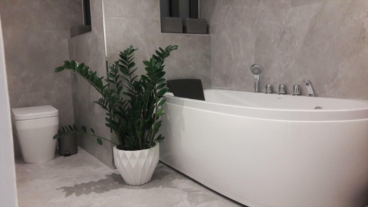 Duplex Maisonette With Heated P-Pool And Jacuzzi St. Julian's Exterior foto